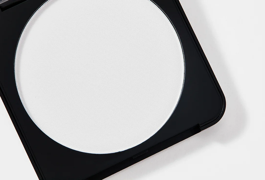 MAKE UP FACTORY Пудра компактная минеральная фиксирующая, 1 прозрачный / Mineral Fixing Powder 10 гр, фото 3