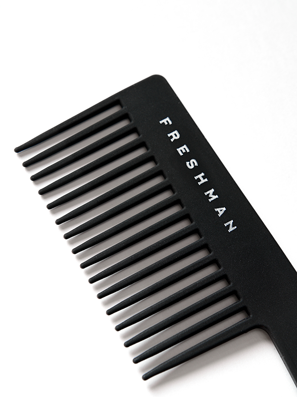 FRESHMAN Расческа большая плоская с ручкой, редкими зубьями / Collection Carbon, фото 2