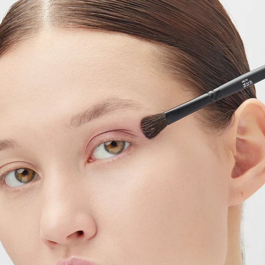 MAKE UP FACTORY Кисть для растушевки теней / Soft Blending brush, фото 3