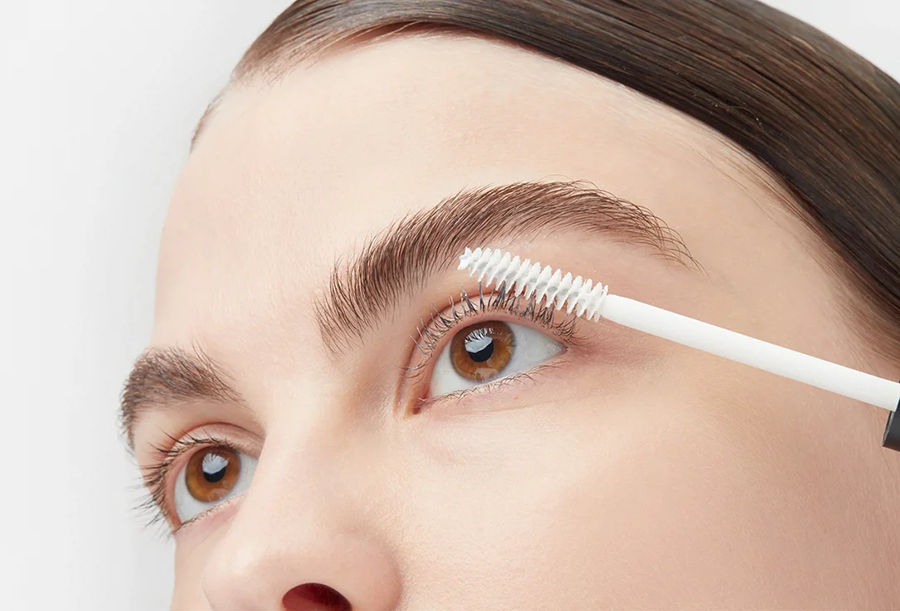 MAKE UP FACTORY Основа под тушь, белый / Volumizing Lash Primer 10 мл, фото 3