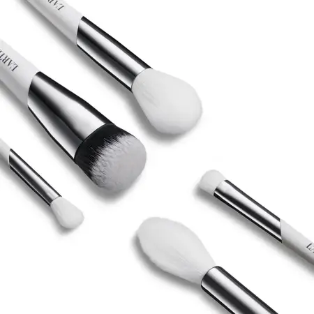 LARTE DEL BELLO Кисть для легкой растушевки хайлайтера и румян L arte del bello 10HB - 3