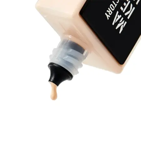 MAKE UP FACTORY Основа тональная, тон 10 светлый ванильный / Light Weight Foundation 30 мл - 3